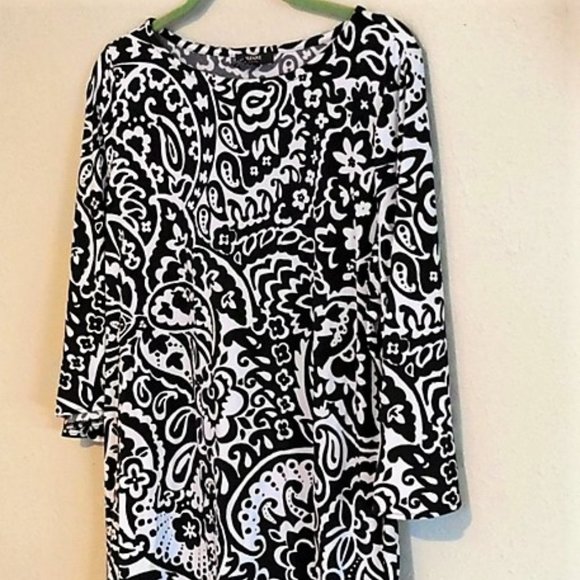 Alfani Black & White Bell Sleeve Tunic Classy - Picture 3 of 5